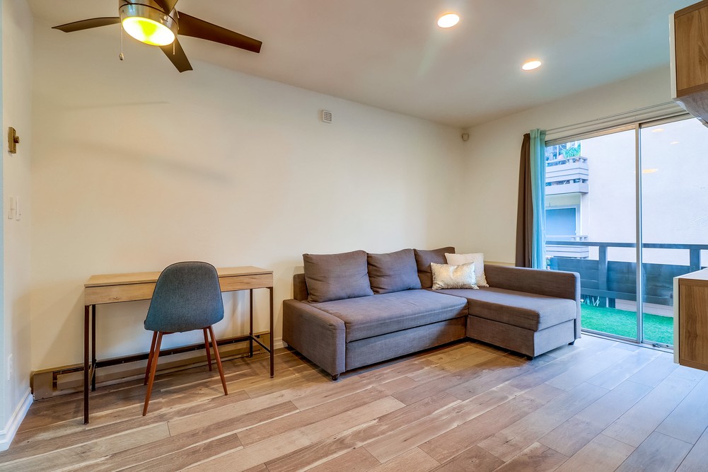 Virtual tour photo 9 of 30 for 1605 Hotel Cir S