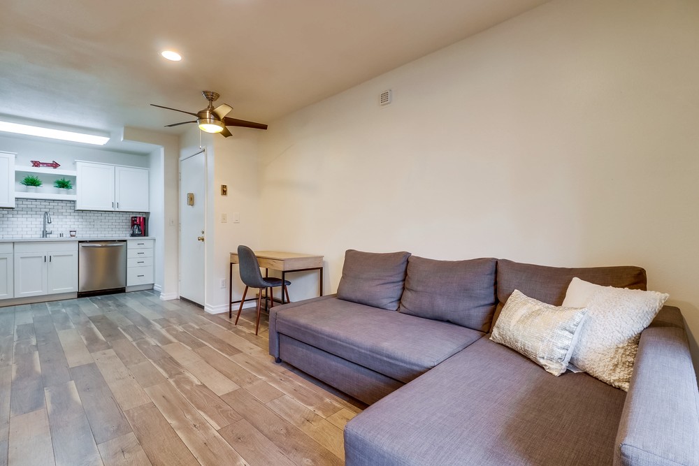 Virtual tour photo 10 of 30 for 1605 Hotel Cir S