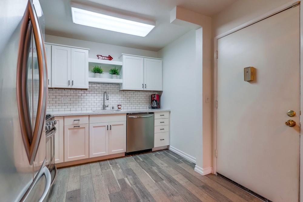 Virtual tour photo 12 of 30 for 1605 Hotel Cir S