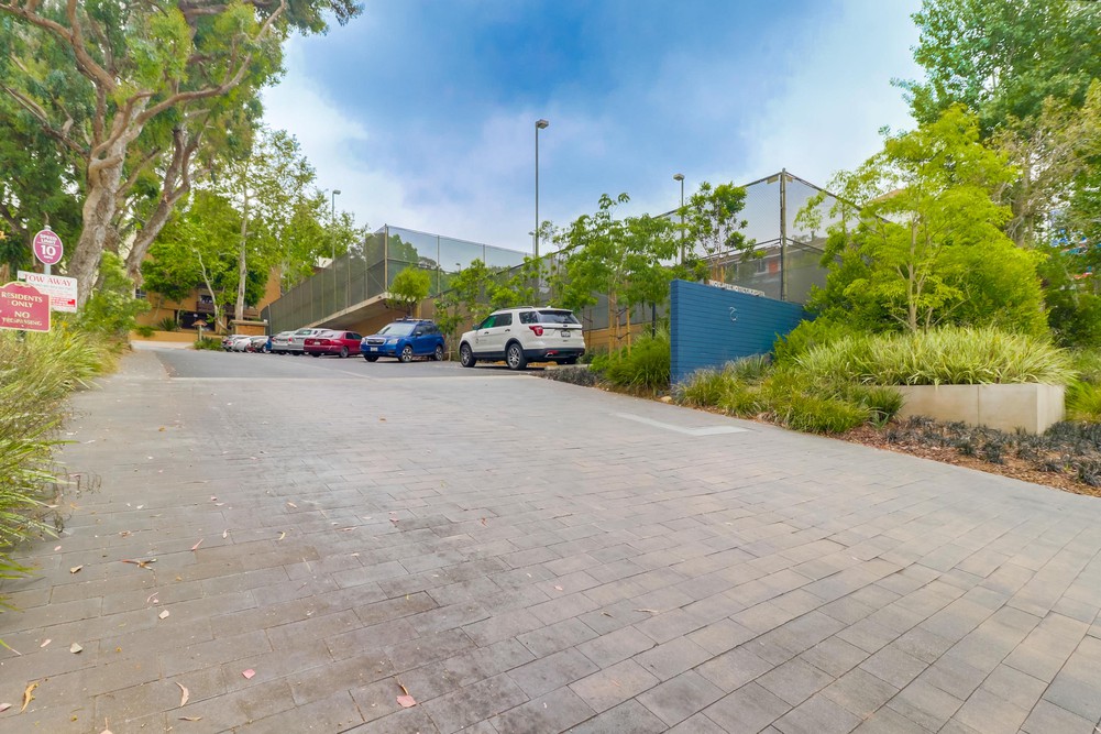 Virtual tour photo 1 of 38 for 1605 Hotel Cir S