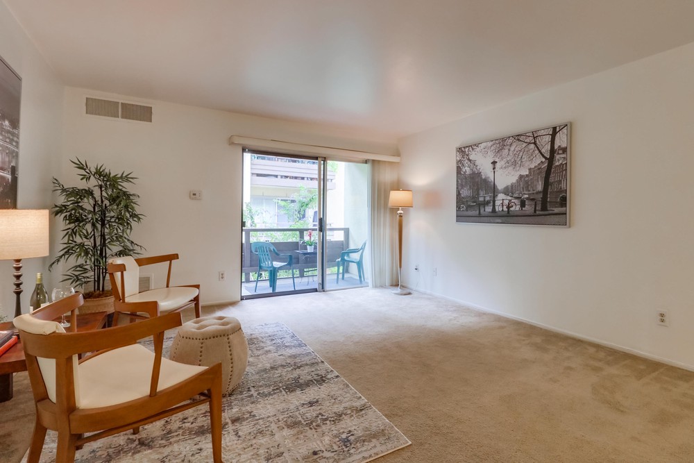 Virtual tour photo 9 of 38 for 1605 Hotel Cir S