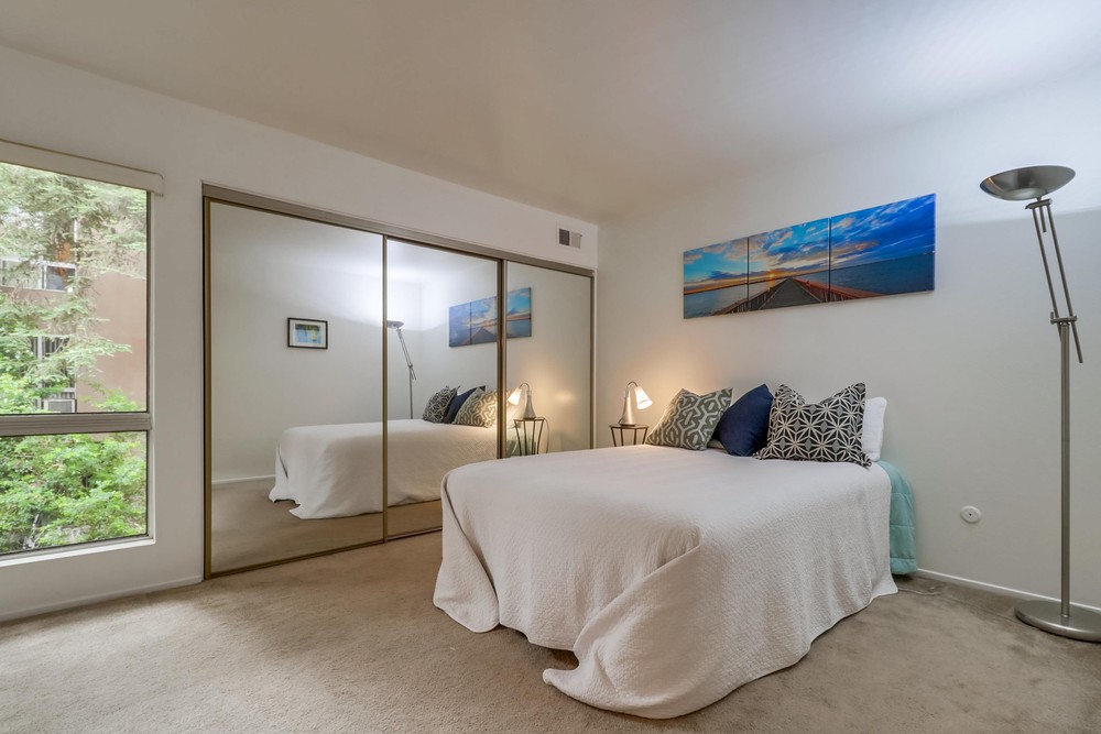 Virtual tour photo 21 of 38 for 1605 Hotel Cir S