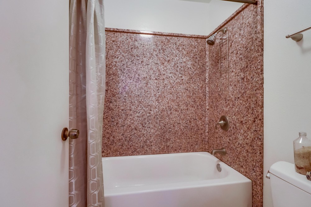 Virtual tour photo 26 of 38 for 1605 Hotel Cir S