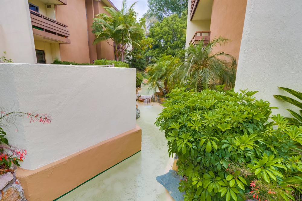 Virtual tour photo 35 of 38 for 1605 Hotel Cir S