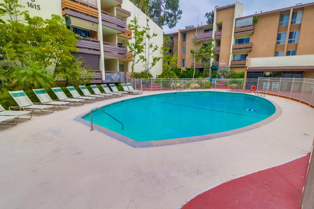 Virtual tour photo 36 of 38 for 1605 Hotel Cir S