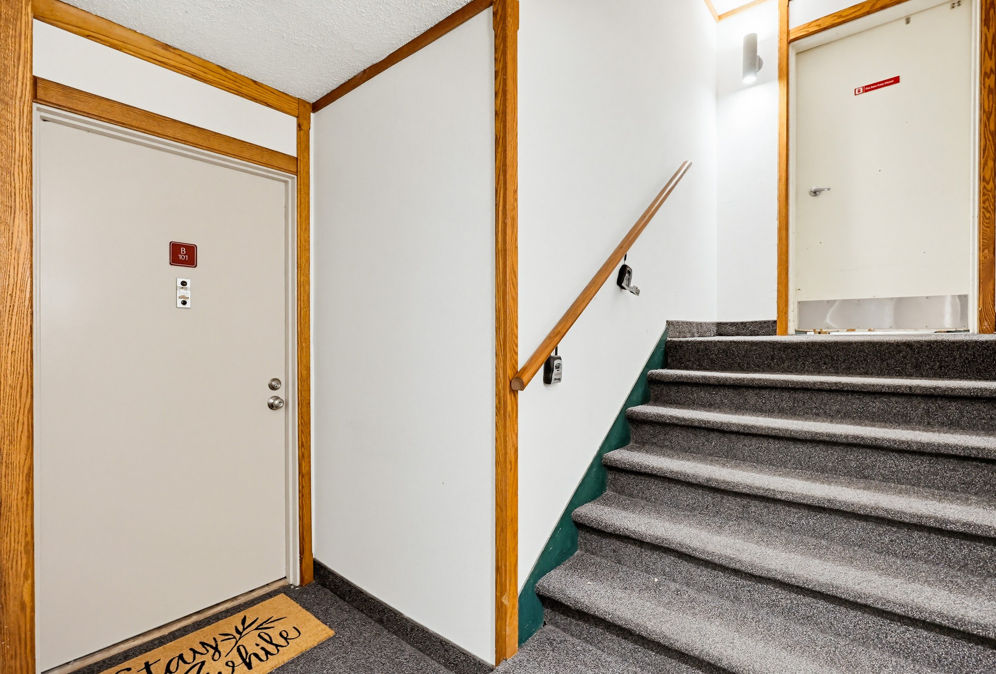 Virtual tour photo 1 of 60 for 1605 Hotel Cir S