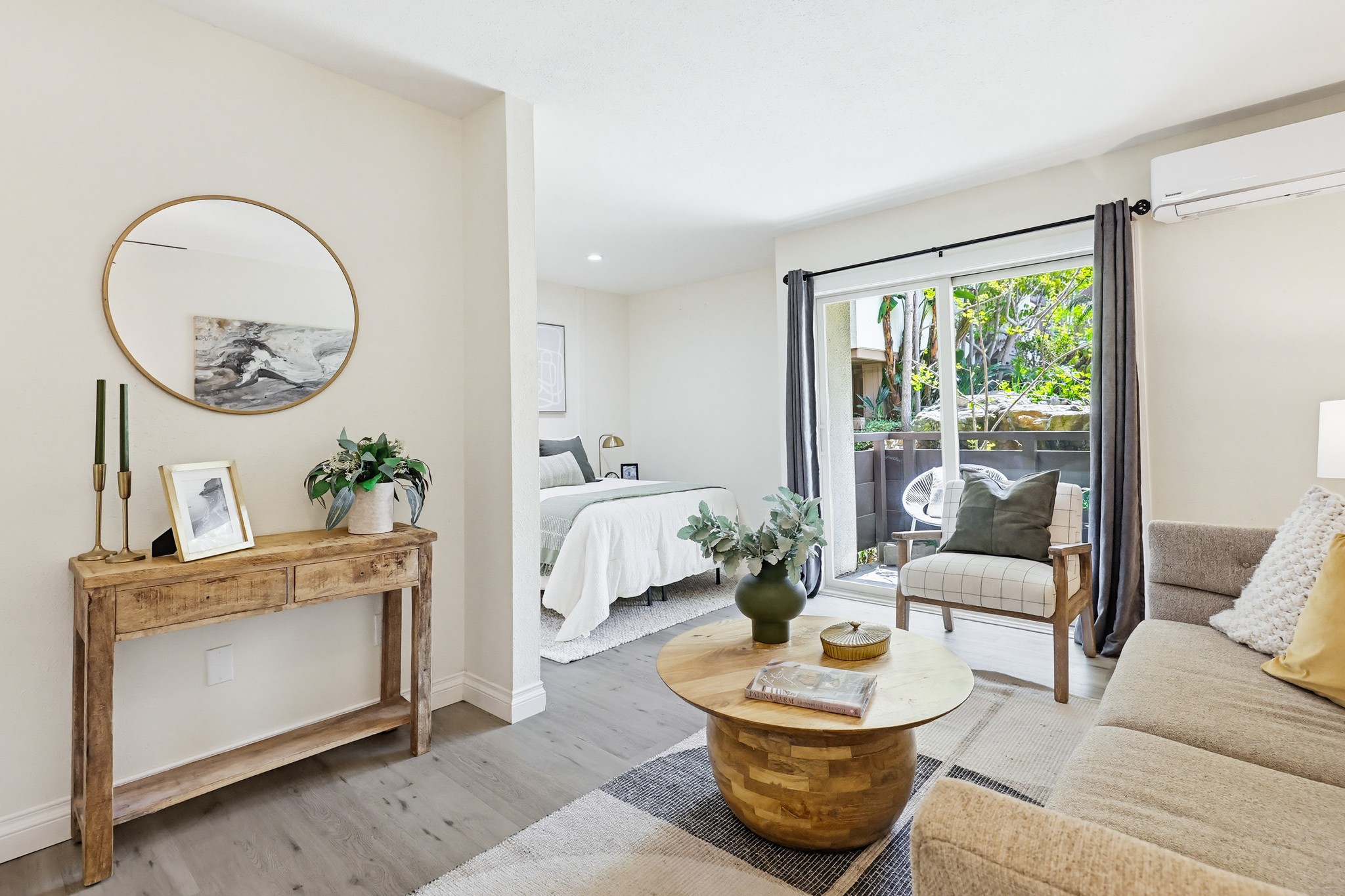 Virtual tour photo 4 of 60 for 1605 Hotel Cir S