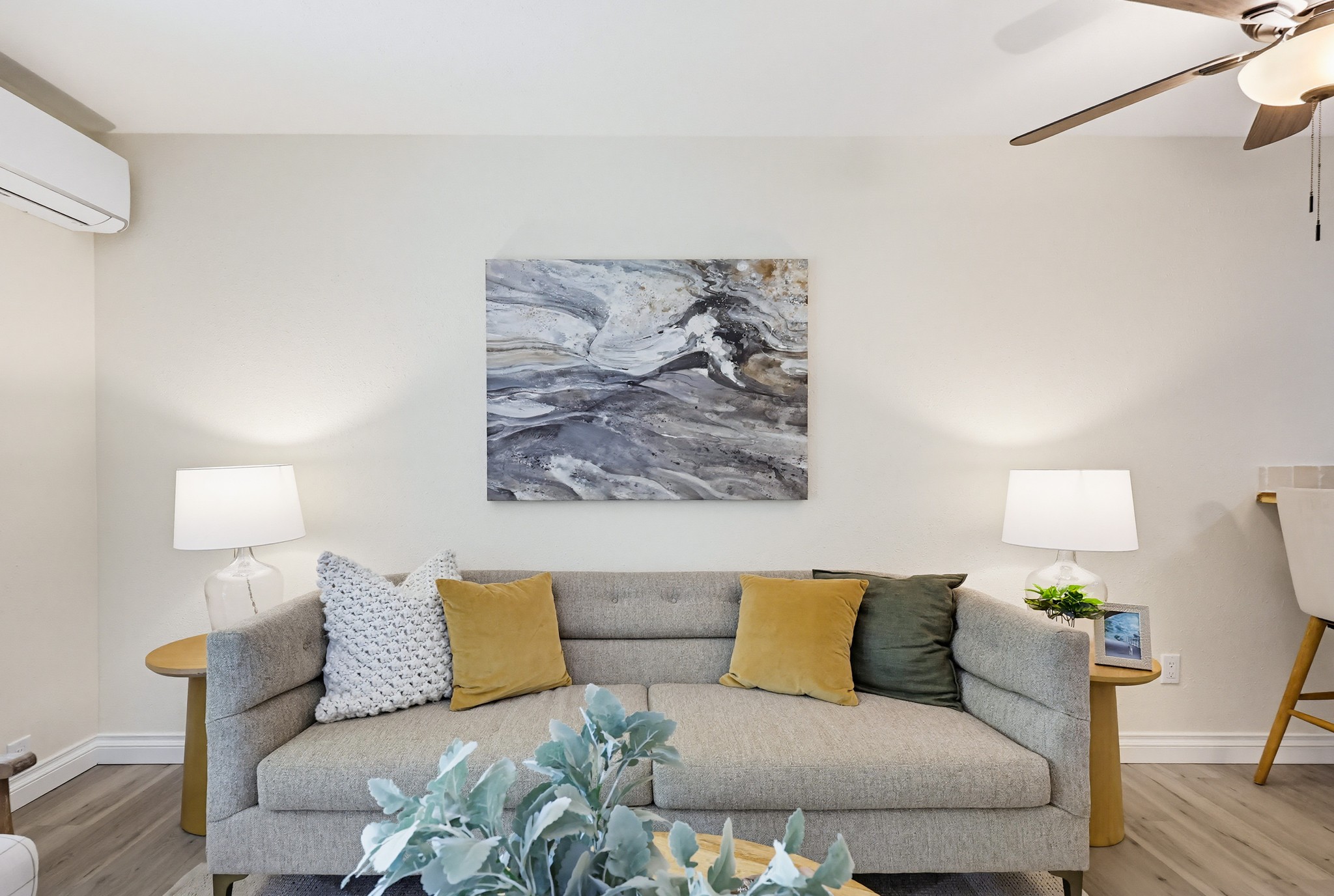 Virtual tour photo 11 of 60 for 1605 Hotel Cir S