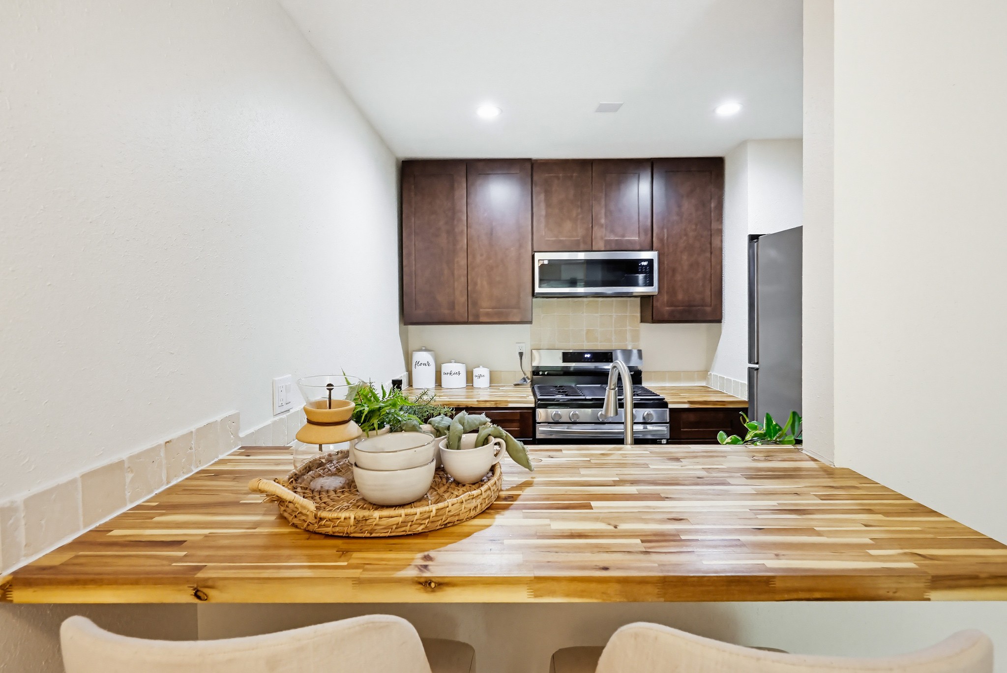 Virtual tour photo 20 of 60 for 1605 Hotel Cir S