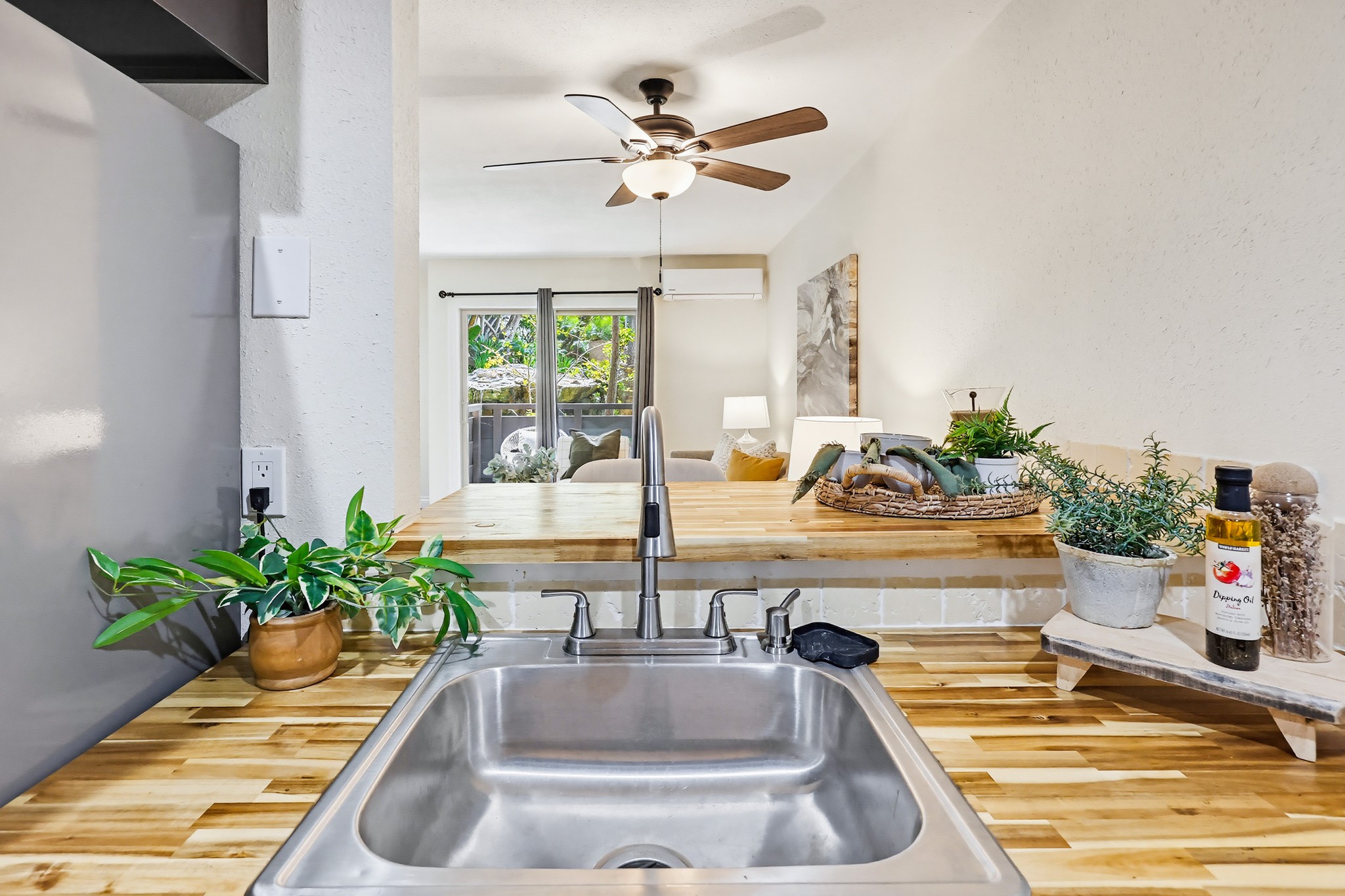Virtual tour photo 22 of 60 for 1605 Hotel Cir S