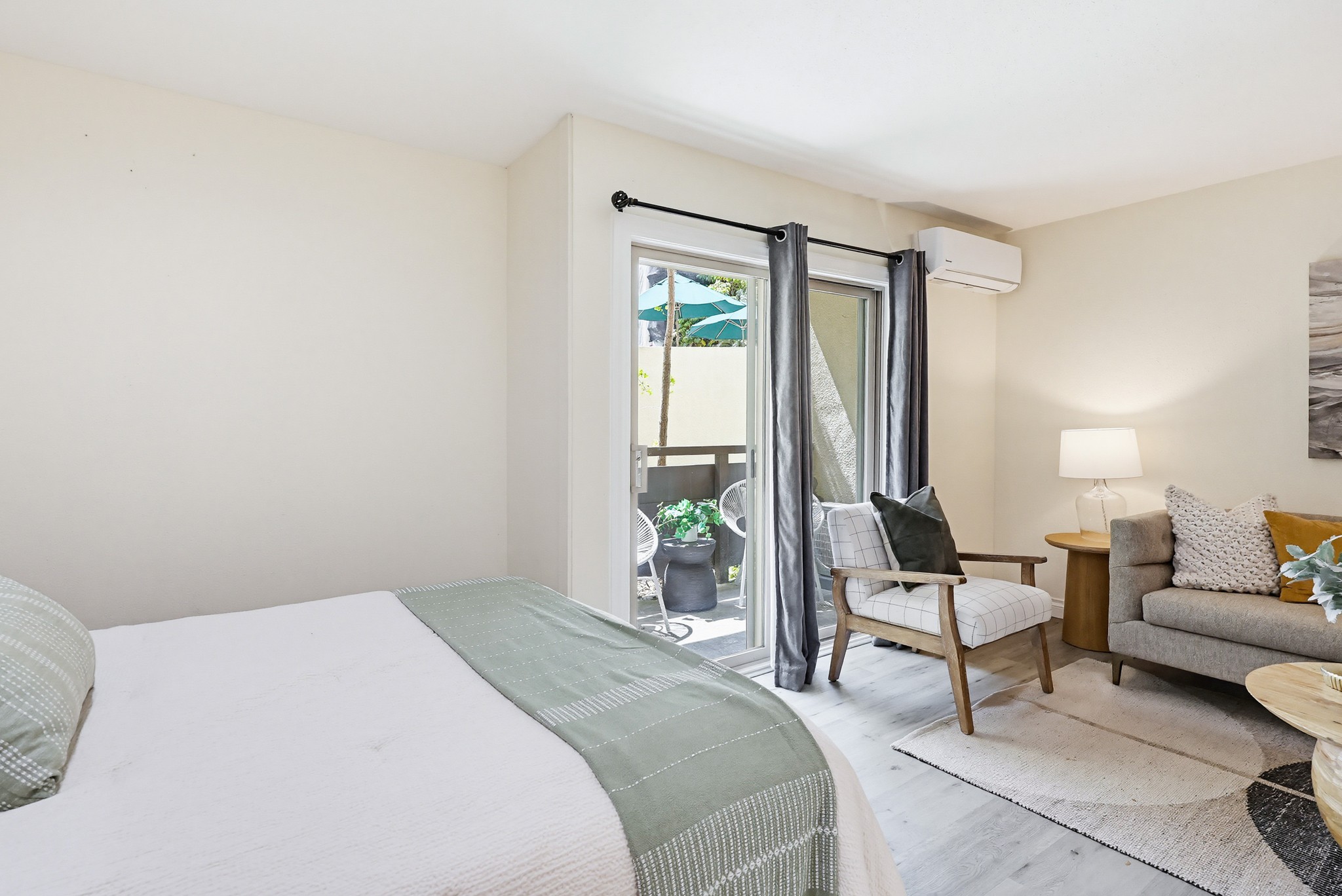 Virtual tour photo 28 of 60 for 1605 Hotel Cir S
