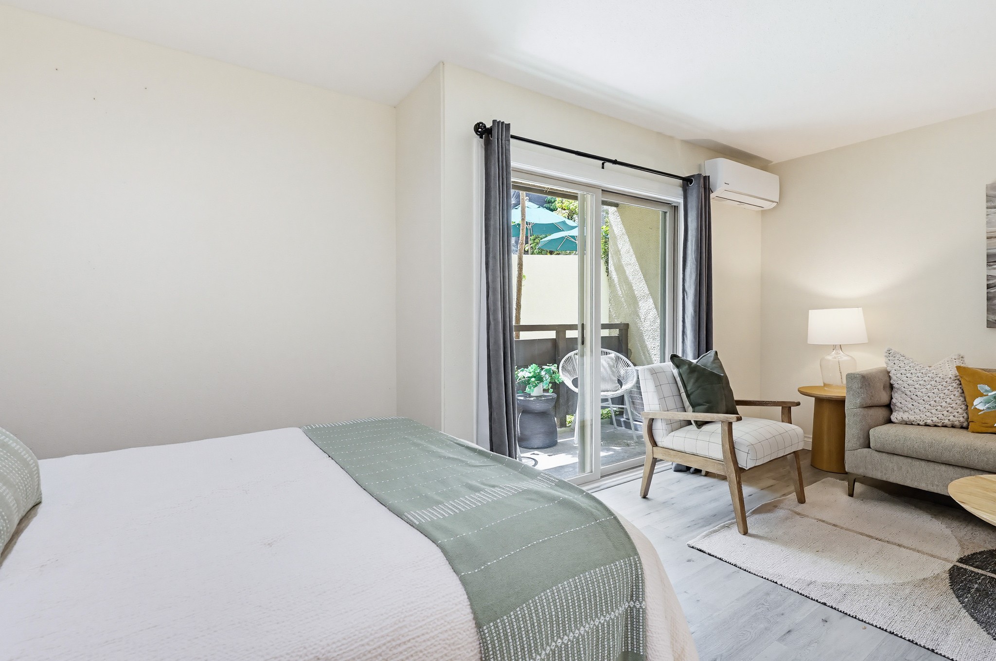 Virtual tour photo 29 of 60 for 1605 Hotel Cir S