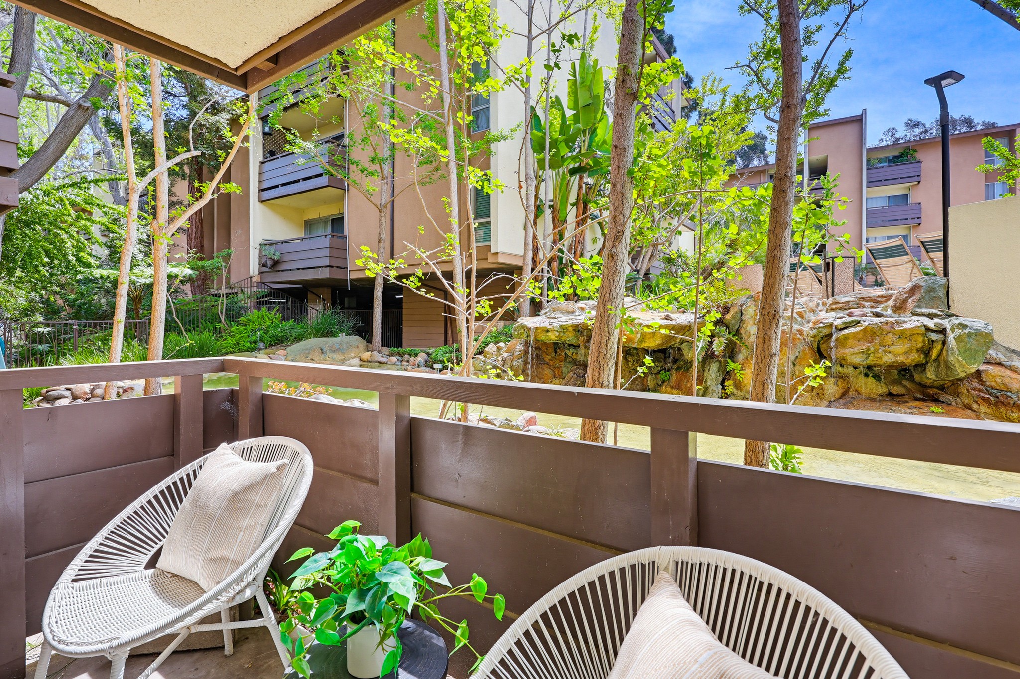 Virtual tour photo 39 of 60 for 1605 Hotel Cir S