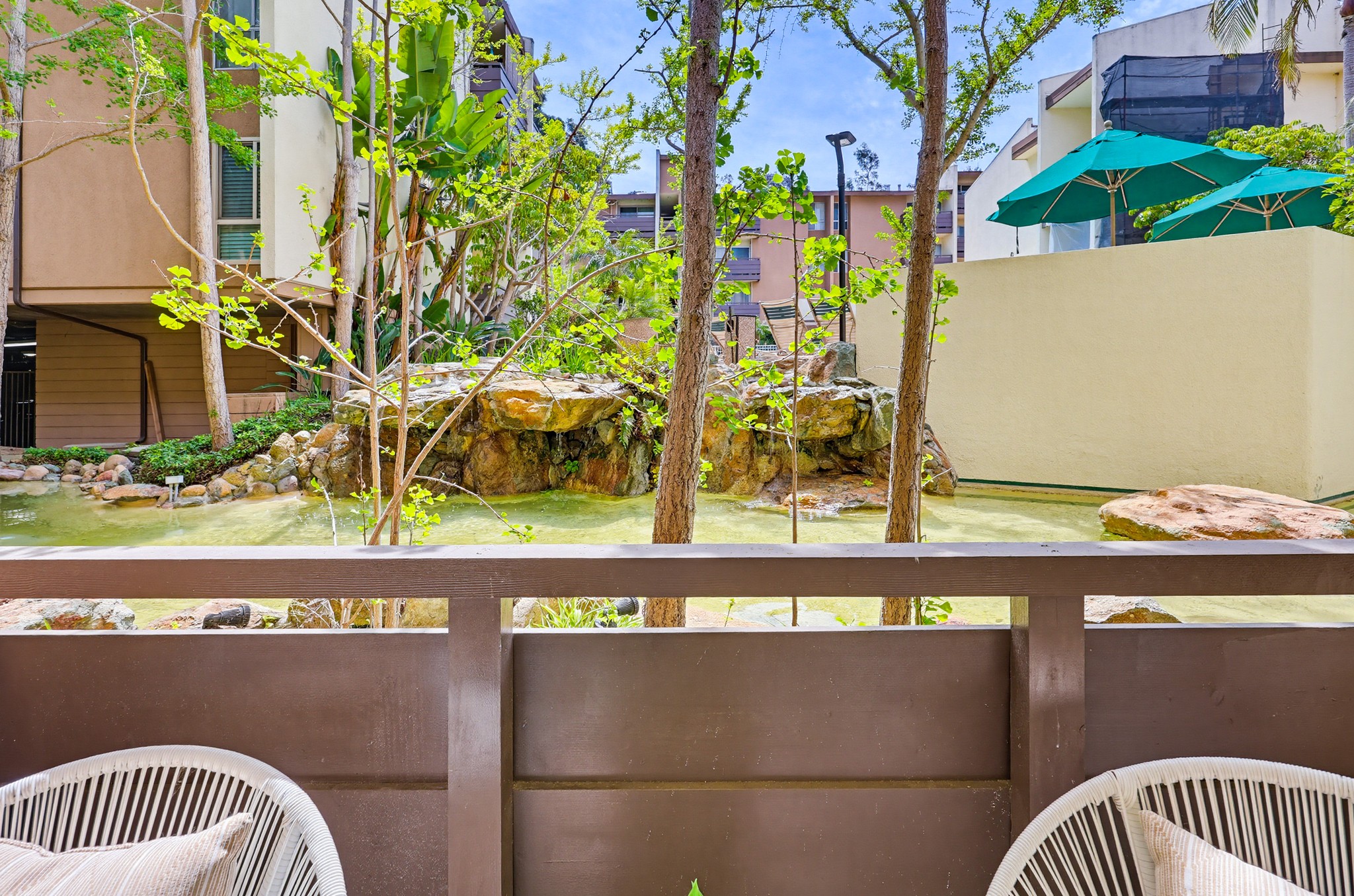 Virtual tour photo 40 of 60 for 1605 Hotel Cir S