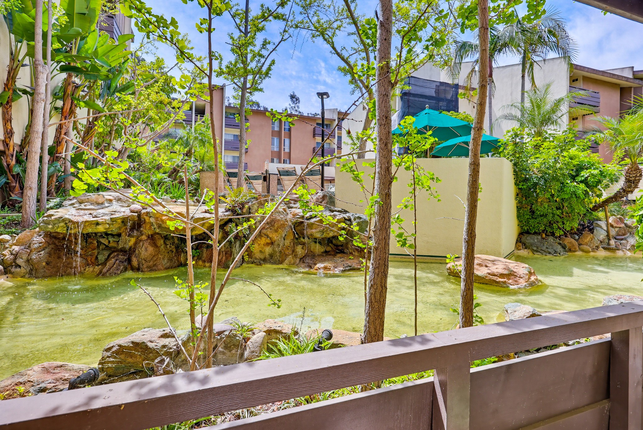 Virtual tour photo 41 of 60 for 1605 Hotel Cir S