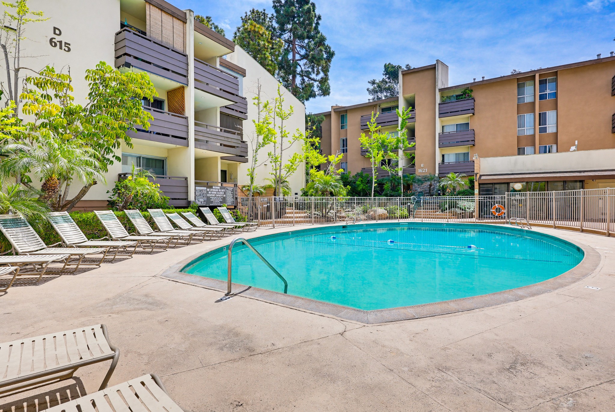 Virtual tour photo 44 of 60 for 1605 Hotel Cir S