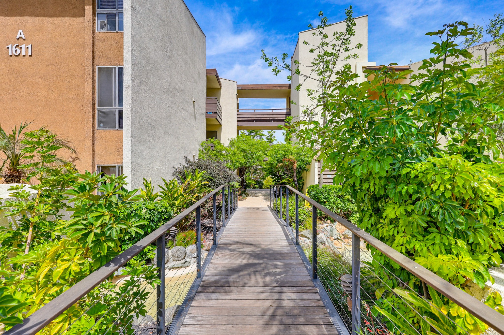 Virtual tour photo 50 of 60 for 1605 Hotel Cir S