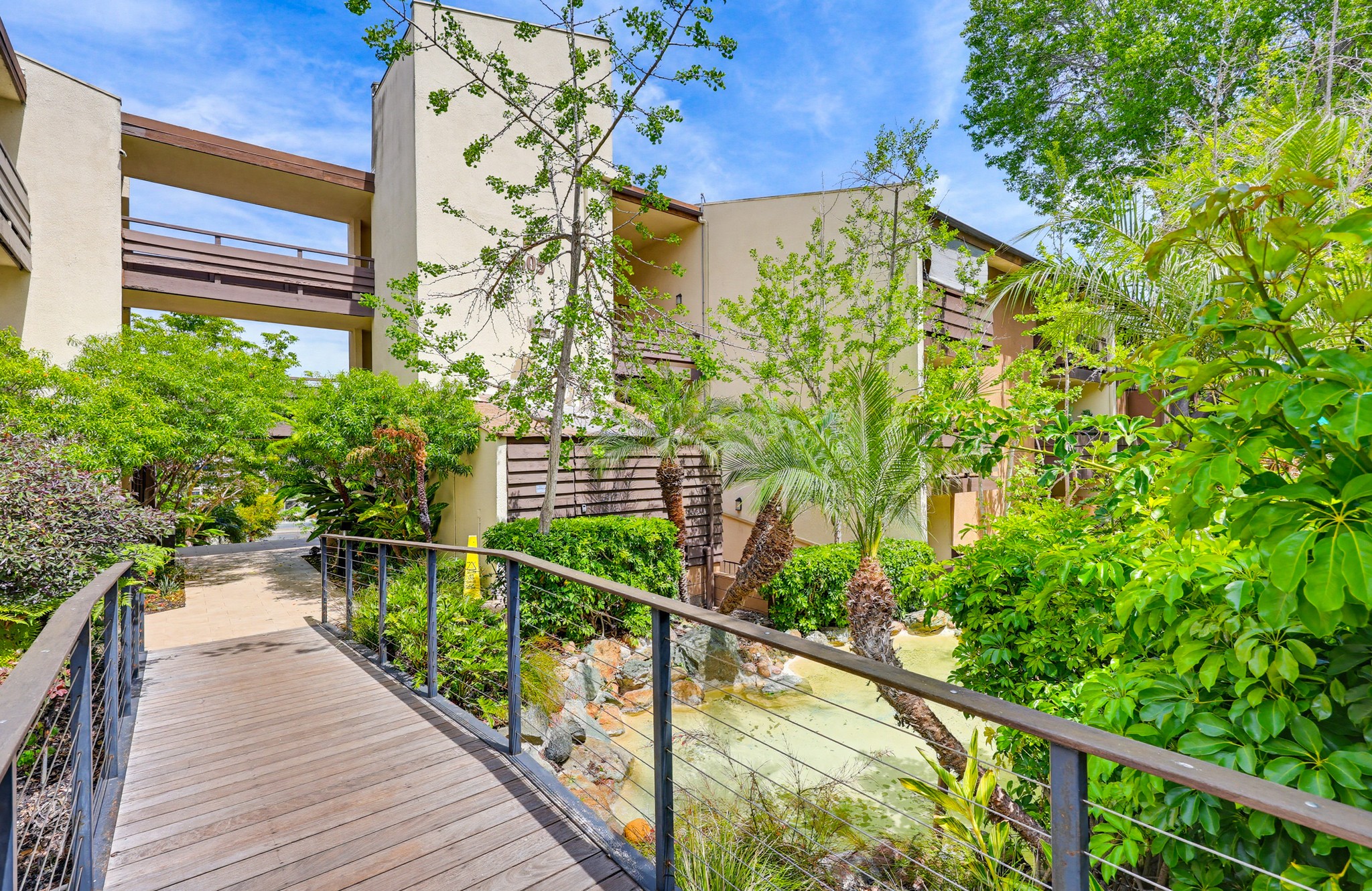 Virtual tour photo 51 of 60 for 1605 Hotel Cir S