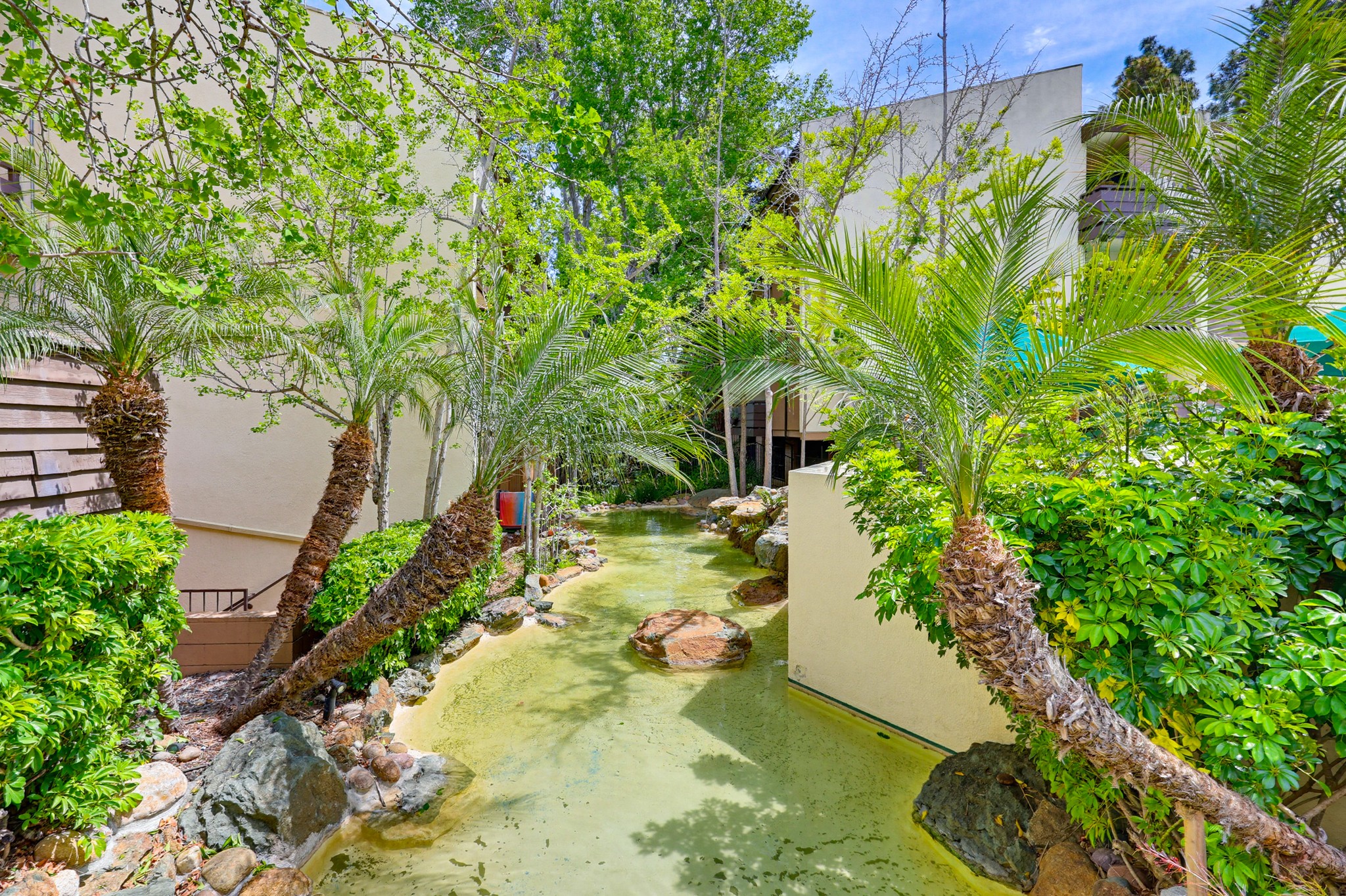 Virtual tour photo 52 of 60 for 1605 Hotel Cir S