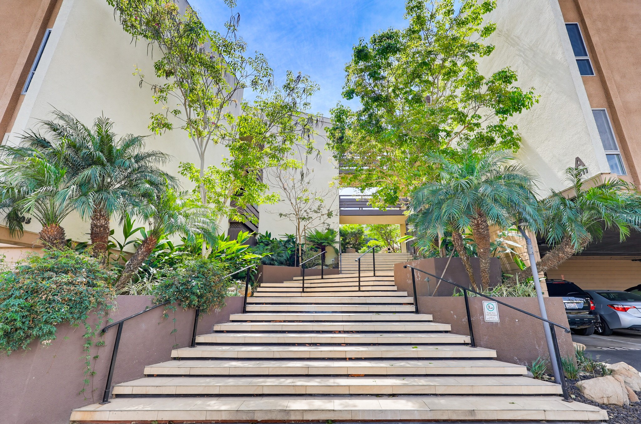 Virtual tour photo 58 of 60 for 1605 Hotel Cir S
