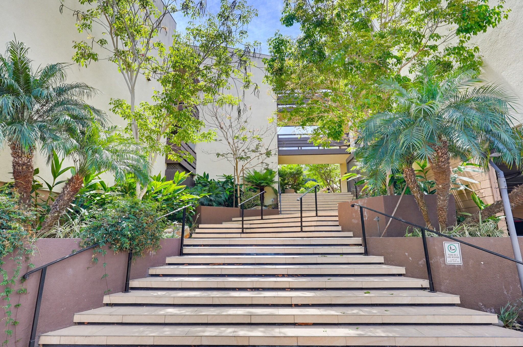 Virtual tour photo 59 of 60 for 1605 Hotel Cir S
