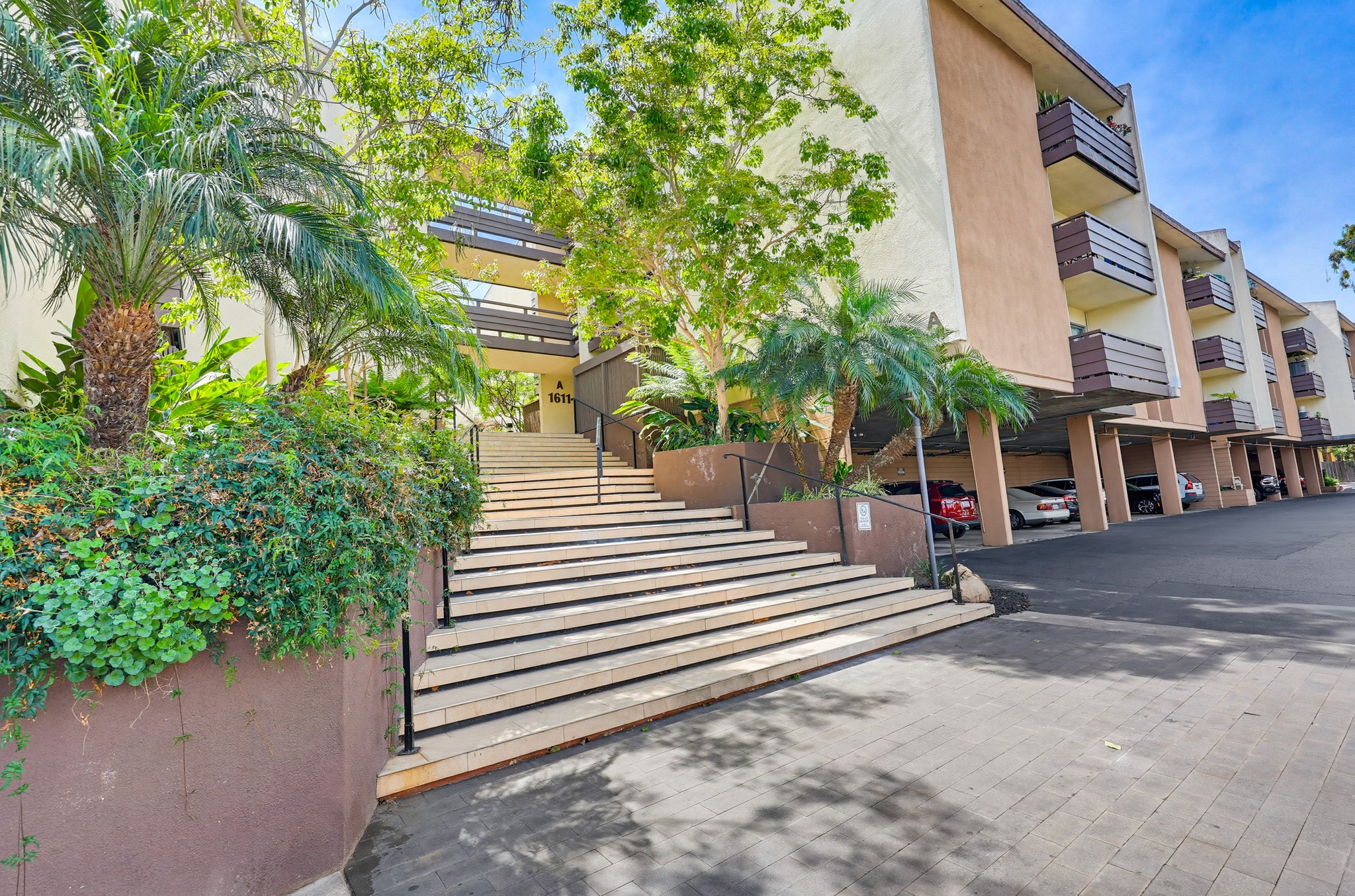 Virtual tour photo 60 of 60 for 1605 Hotel Cir S
