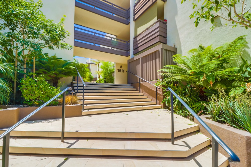 Virtual tour photo 6 of 34 for 1605 Hotel Cir S B310