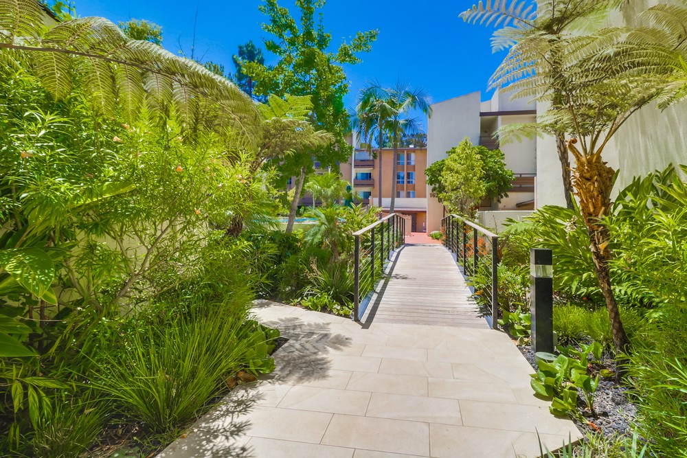 Virtual tour photo 30 of 34 for 1605 Hotel Cir S B310