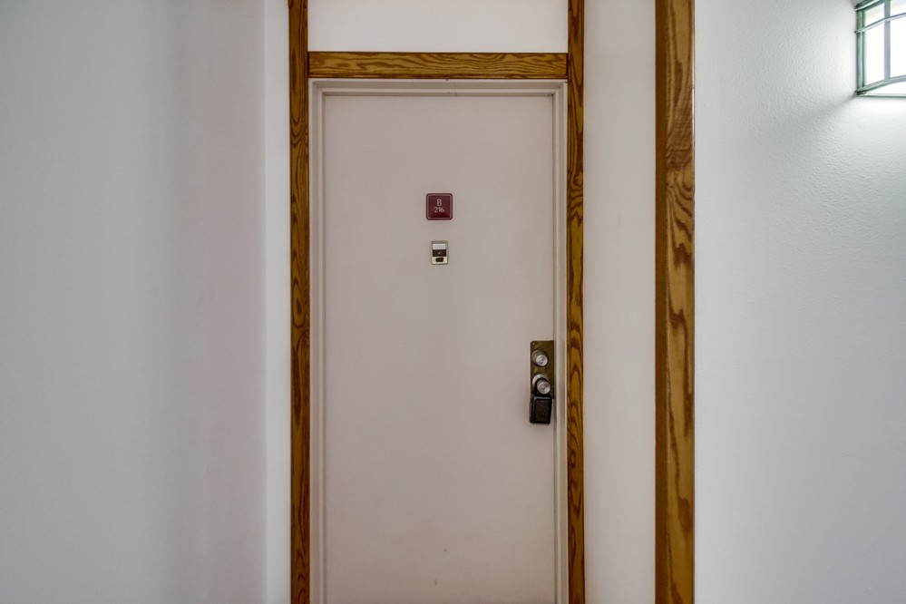 Virtual tour photo 4 of 28 for 1605 Hotel Circle South