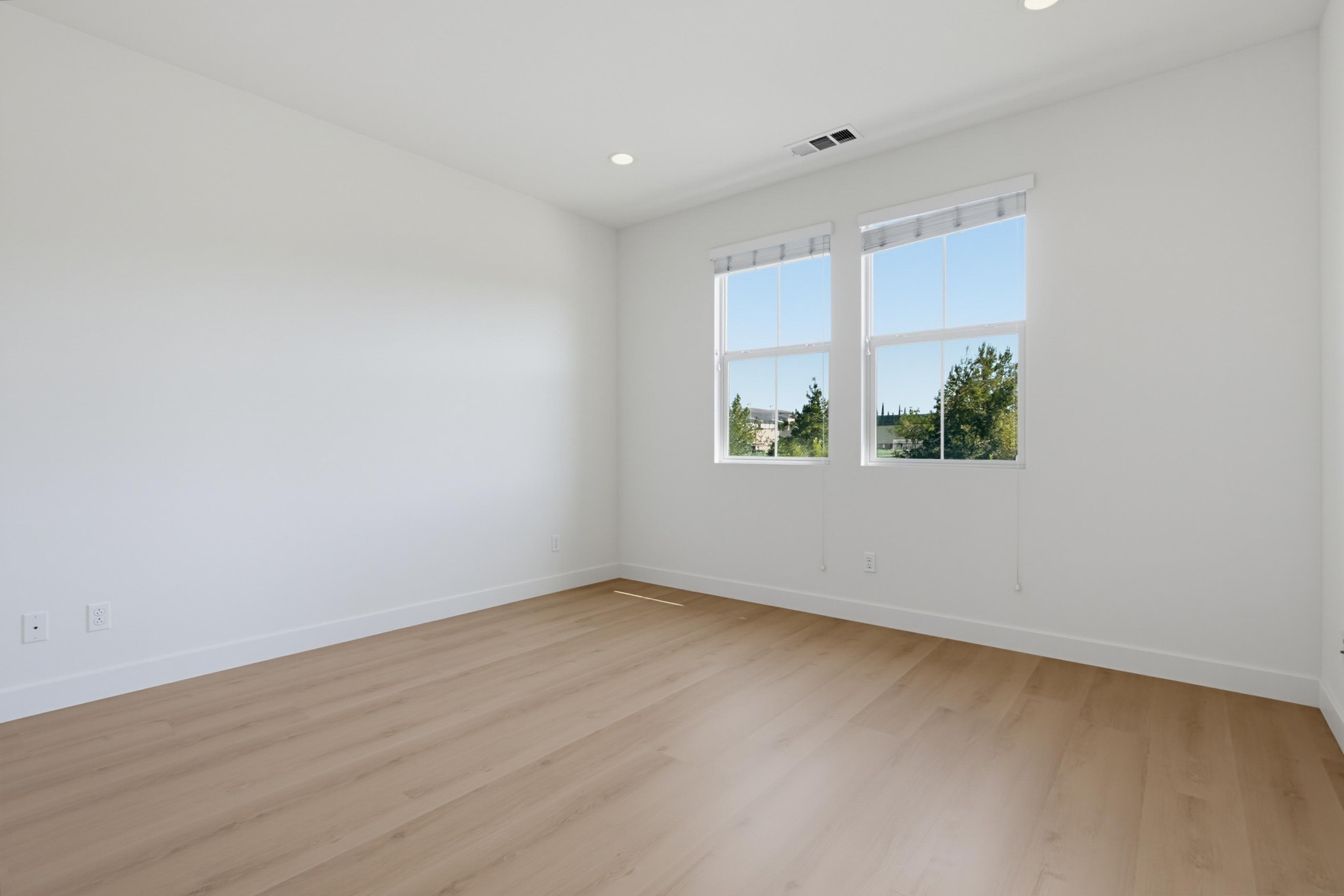 Virtual tour photo 24 of 64 for 16055 Veridian Cir