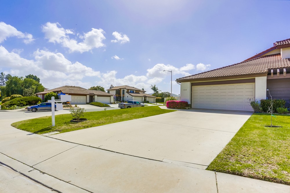 Virtual tour photo 5 of 45 for 16060 Blazewood Way