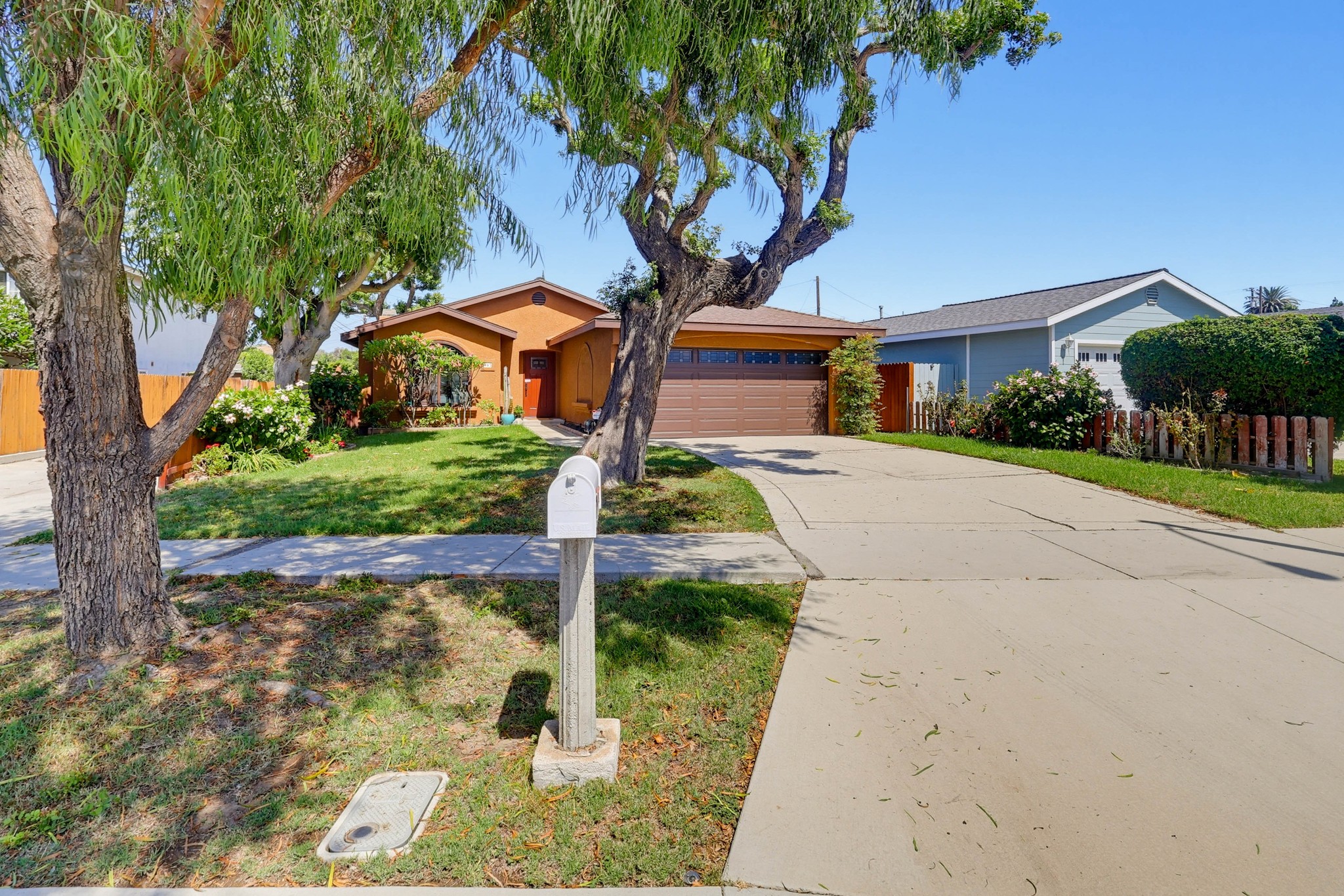 Virtual tour photo 1 of 91 for 161 E 31st St