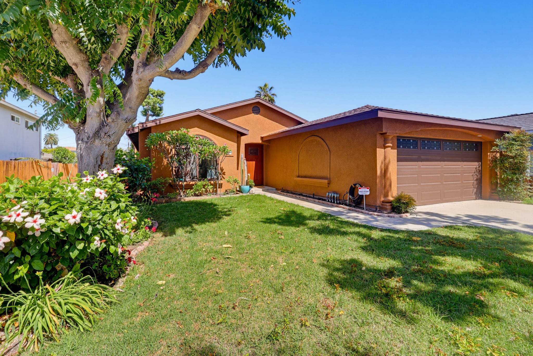 Virtual tour photo 6 of 91 for 161 E 31st St