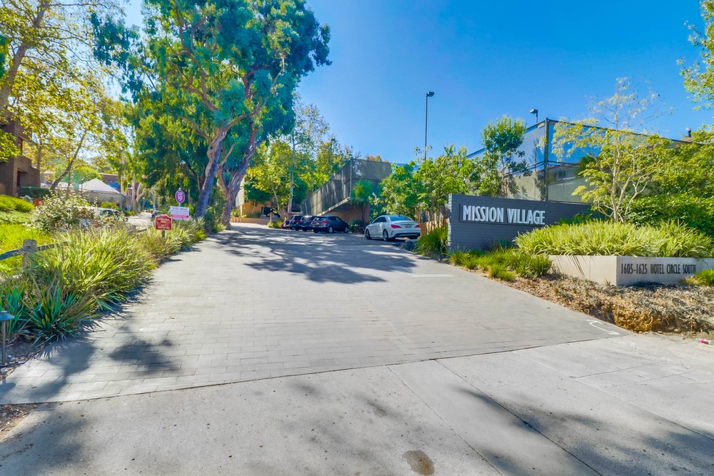 Virtual tour photo 1 of 36 for 1611 Hotel Cir S #111