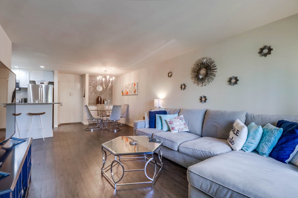 Virtual tour photo 6 of 36 for 1611 Hotel Cir S #111