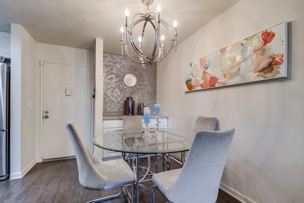 Virtual tour photo 13 of 36 for 1611 Hotel Cir S #111