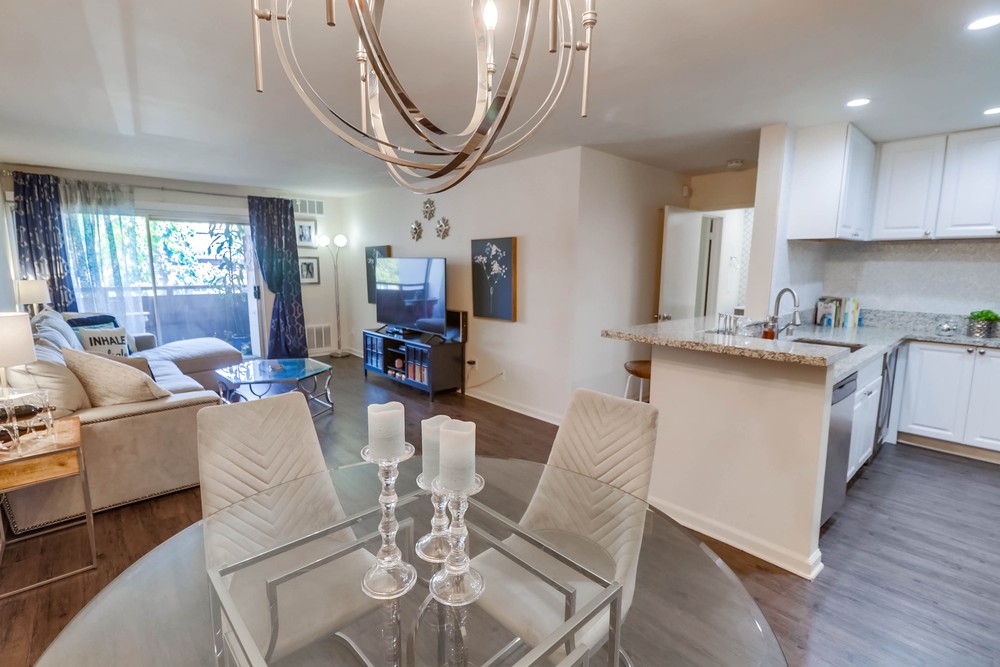 Virtual tour photo 15 of 36 for 1611 Hotel Cir S #111