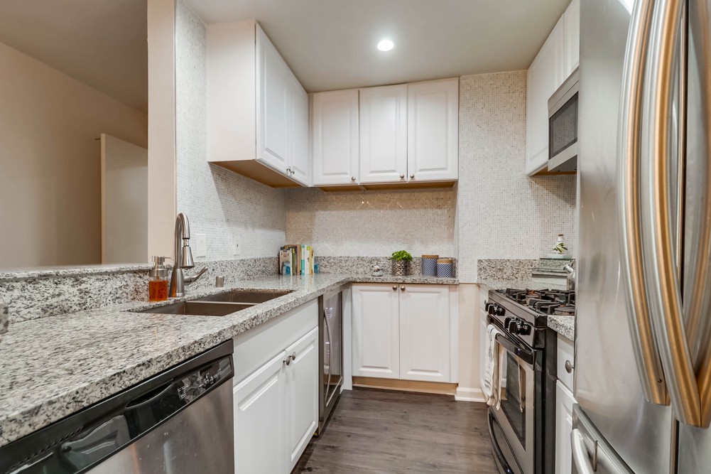 Virtual tour photo 21 of 36 for 1611 Hotel Cir S #111