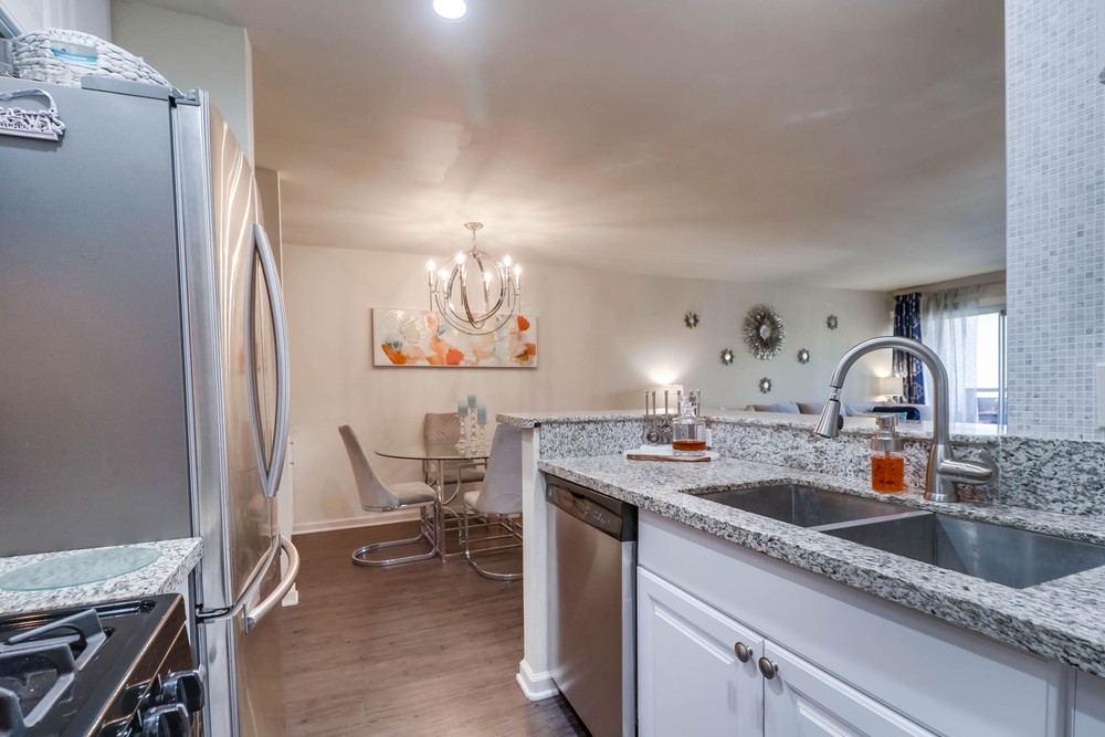 Virtual tour photo 22 of 36 for 1611 Hotel Cir S #111