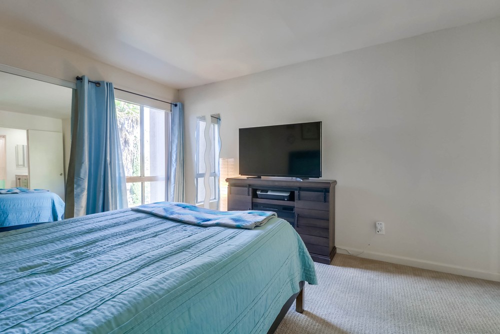 Virtual tour photo 24 of 36 for 1611 Hotel Cir S #111