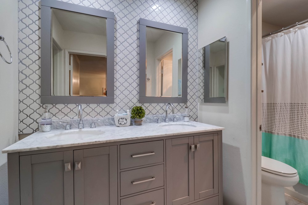 Virtual tour photo 27 of 36 for 1611 Hotel Cir S #111