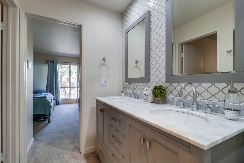 Virtual tour photo 29 of 36 for 1611 Hotel Cir S #111