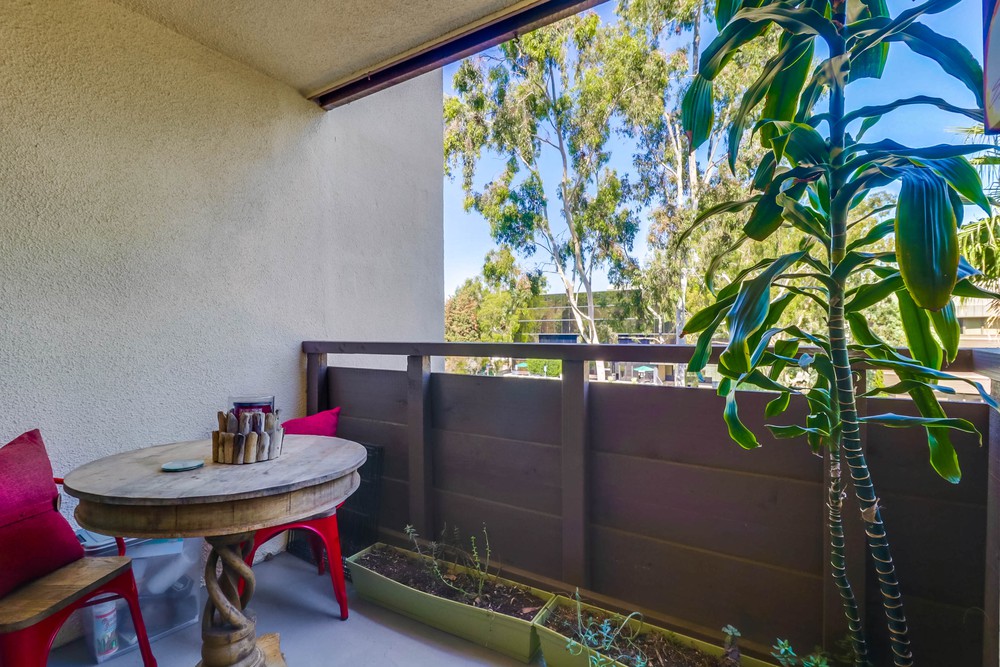 Virtual tour photo 30 of 36 for 1611 Hotel Cir S #111
