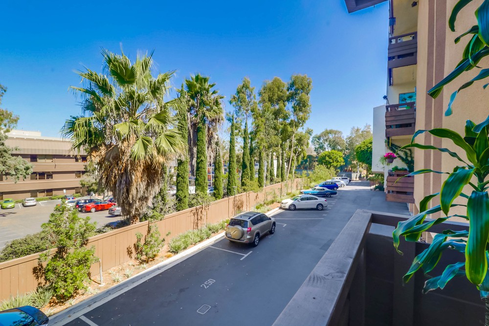Virtual tour photo 32 of 36 for 1611 Hotel Cir S #111