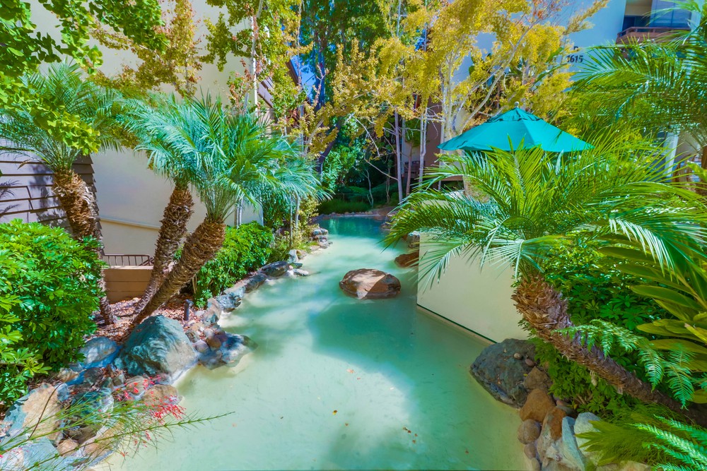 Virtual tour photo 34 of 36 for 1611 Hotel Cir S #111