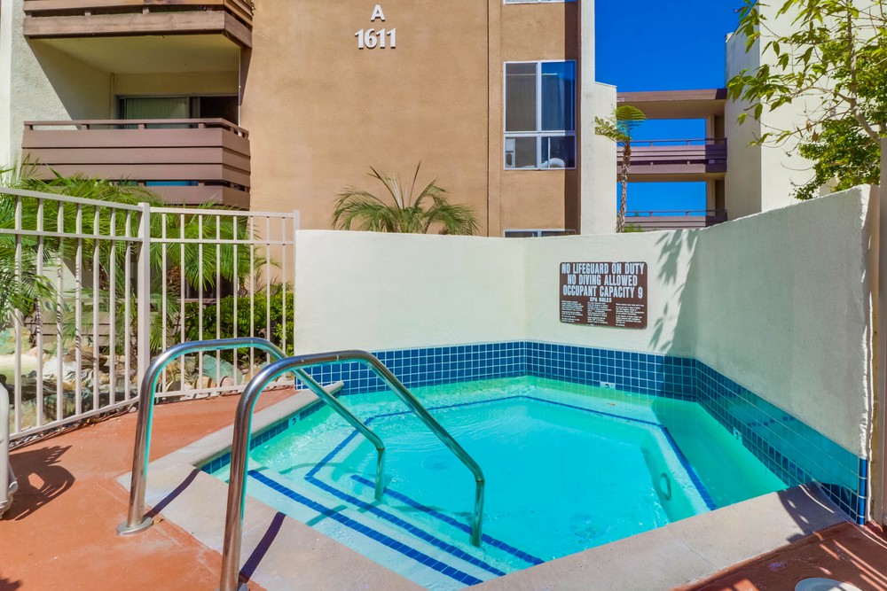 Virtual tour photo 35 of 36 for 1611 Hotel Cir S #111