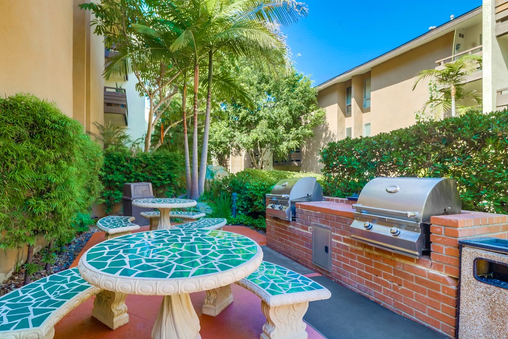 Virtual tour photo 36 of 36 for 1611 Hotel Cir S #111