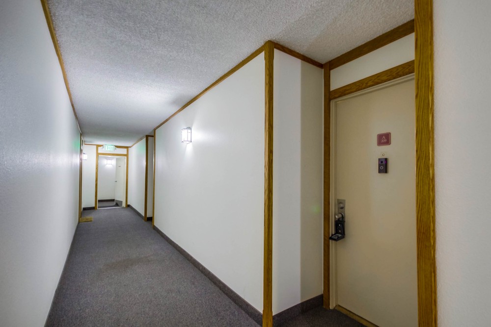 Virtual tour photo 4 of 36 for 1611 Hotel Cir S