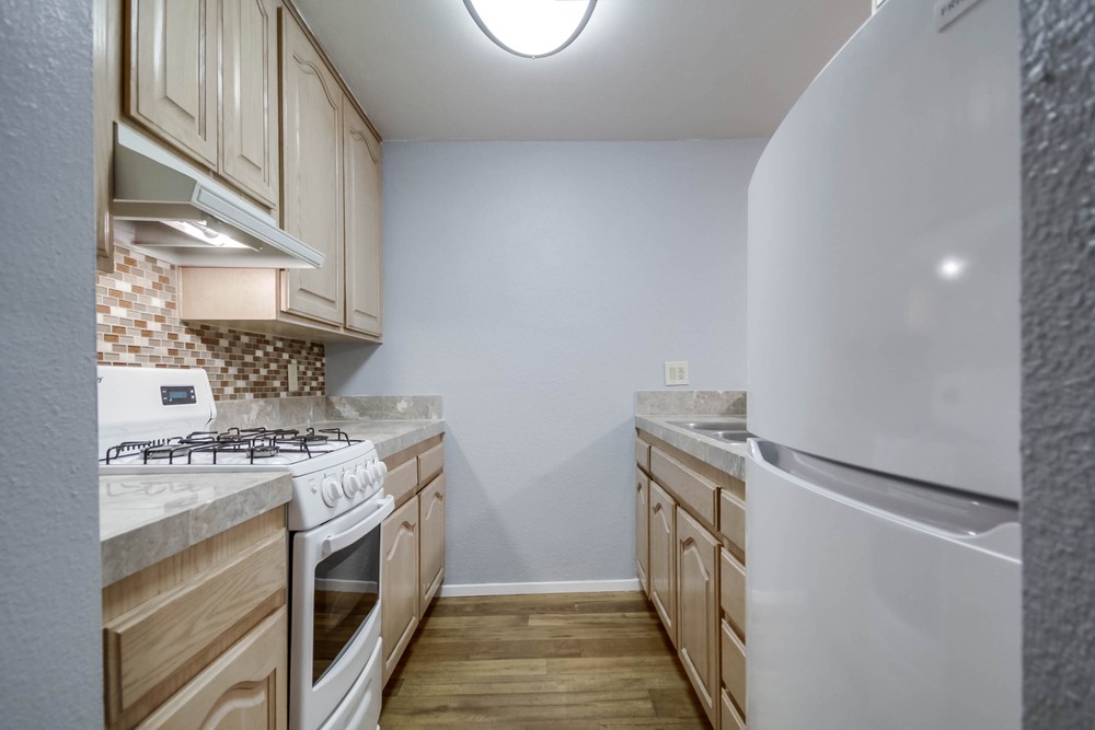 Virtual tour photo 11 of 36 for 1611 Hotel Cir S