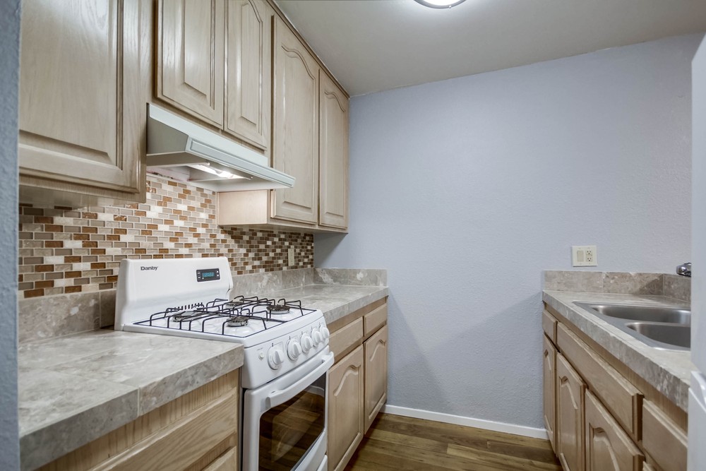 Virtual tour photo 12 of 36 for 1611 Hotel Cir S